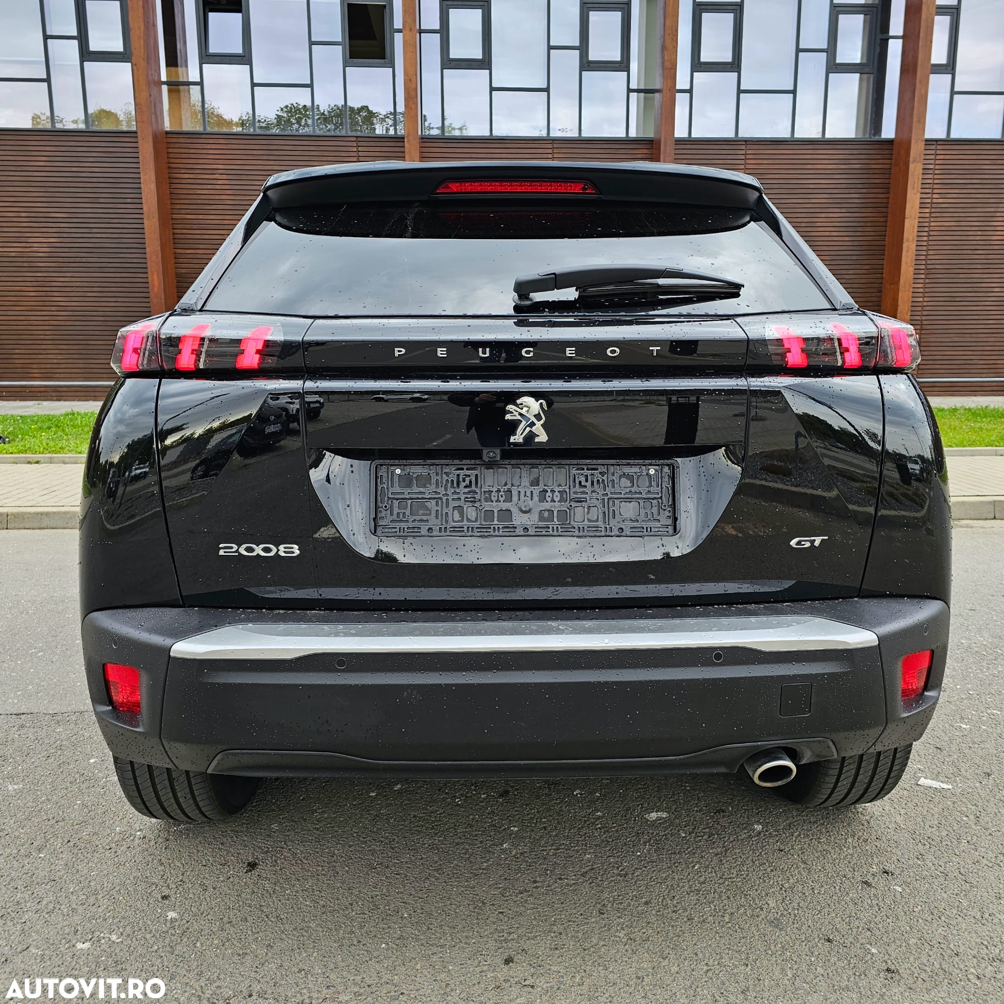 Peugeot 2008 BlueHDi 130 EAT8 GT Pack - 6