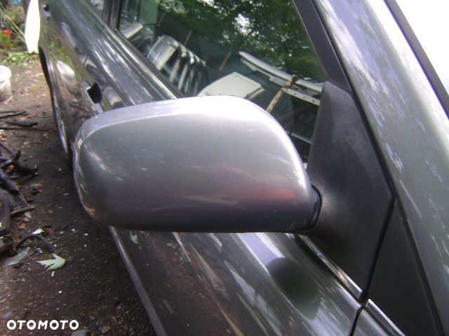 LUSTERKO PRAWE ZEW. ELEKTR. AVENSIS T25 03-06 1E5 - 1