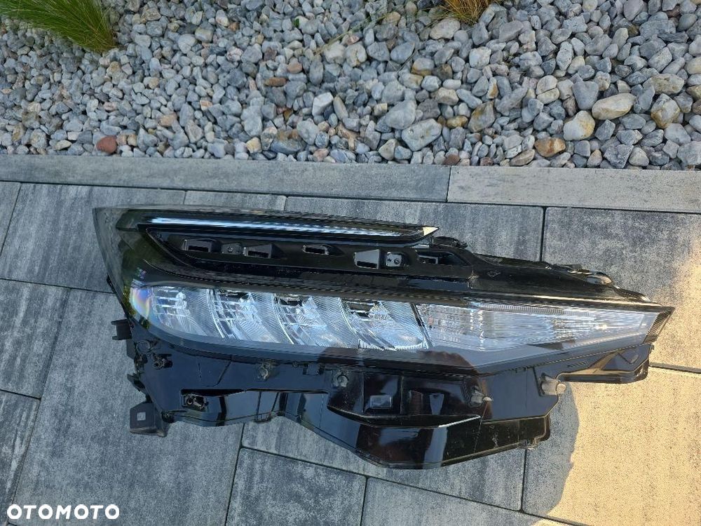 TOYOTA C-HR II 2 Lampa prawa przód Full Led Technology 81110-F4220-00 26R - 6