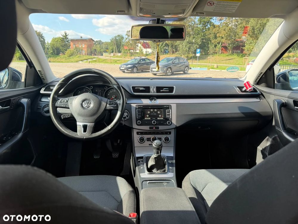 Volkswagen Passat 2.0 TDI Comfortline - 9