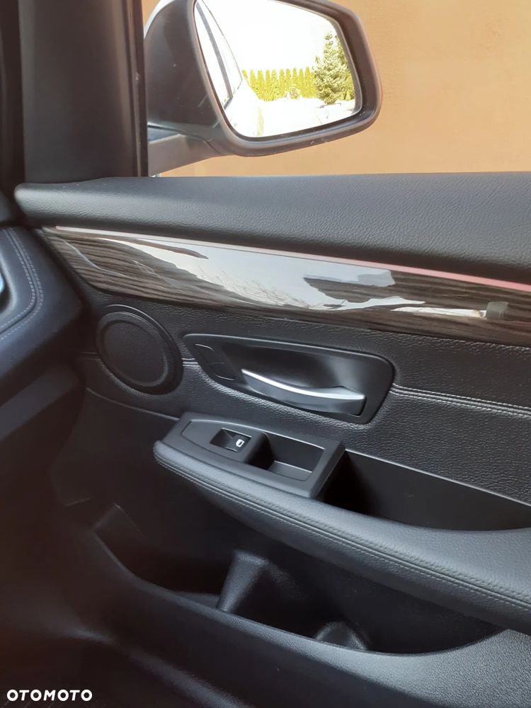 BMW Seria 2 216d Luxury Line - 25