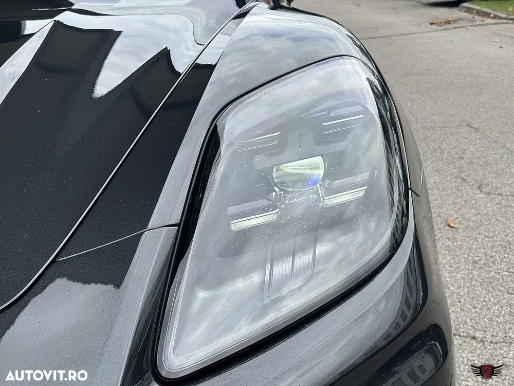 Porsche Panamera 4 E-Hybrid - 22