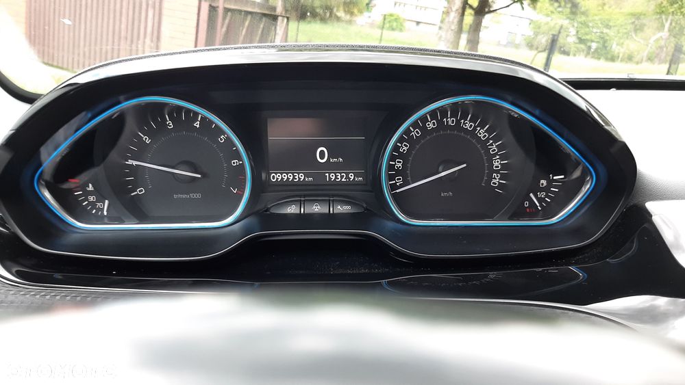 Peugeot 2008 1.2 Pure Tech GPF Allure S&S - 13