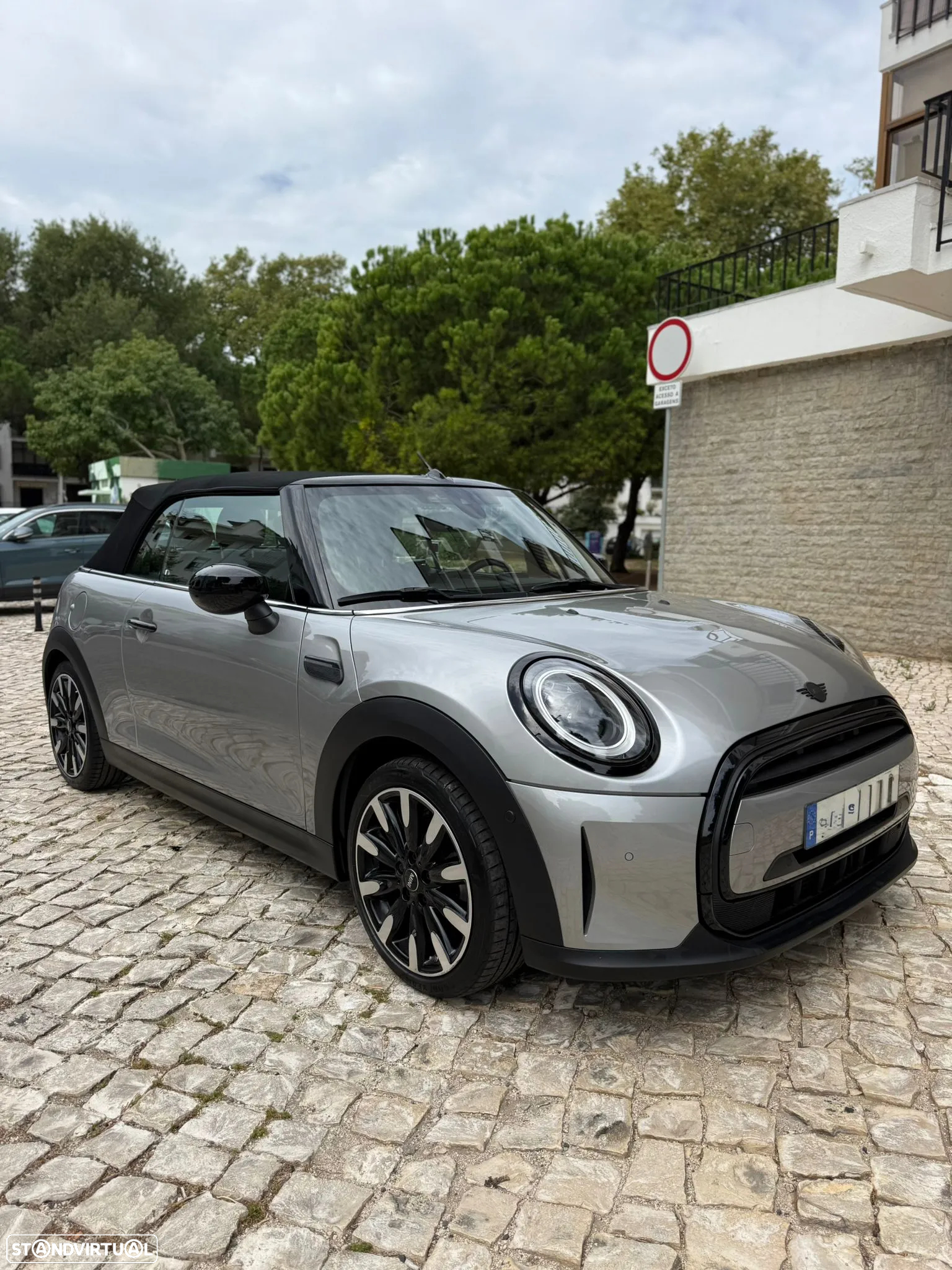 MINI Cabrio Cooper Premium Plus Classic Auto - 17