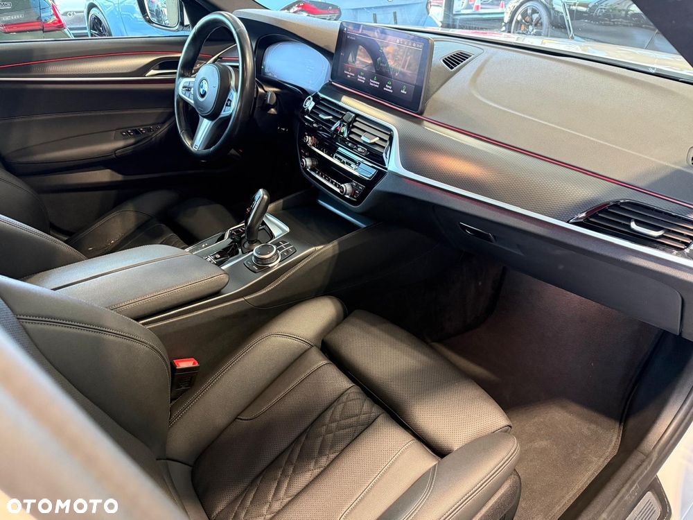 BMW Seria 5 520d MHEV M Sport sport - 13
