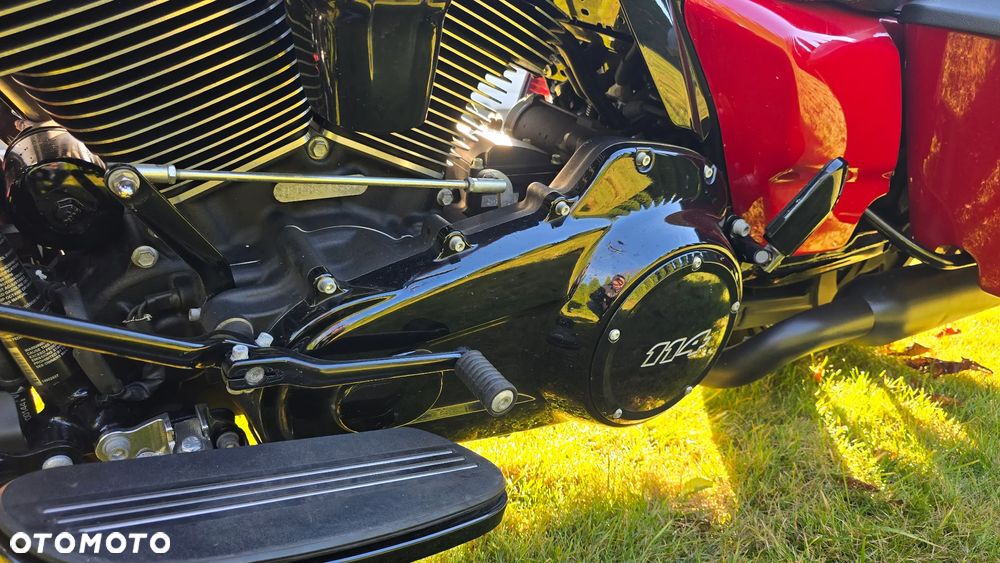 Harley-Davidson Touring Road Glide - 11