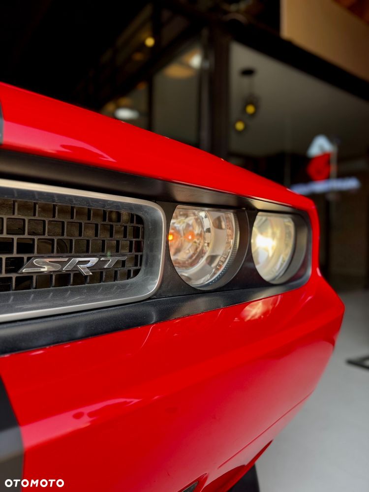 Dodge Challenger 6.1 SRT8 - 19