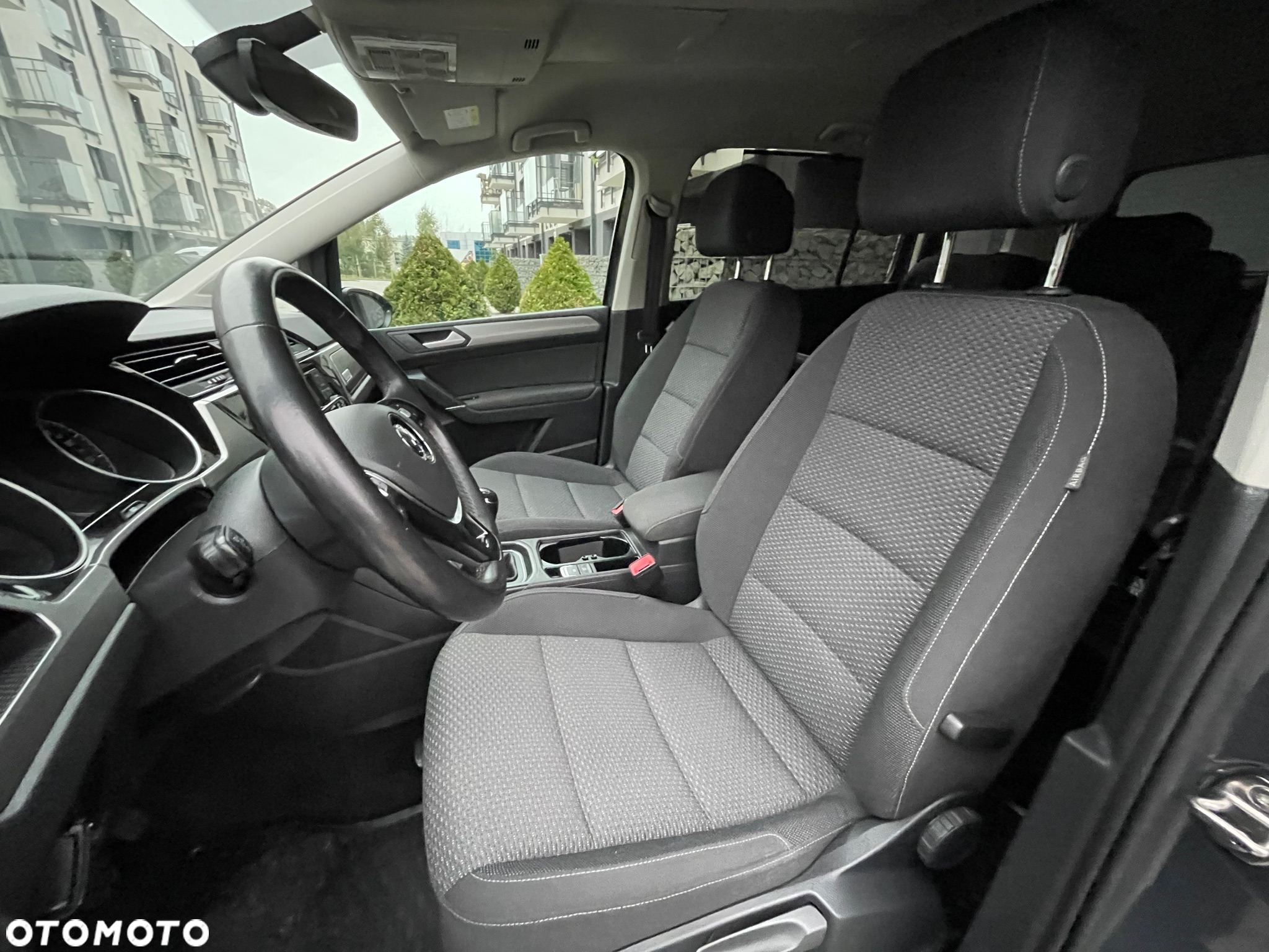 Volkswagen Touran 1.2 TSI BMT Trendline - 16