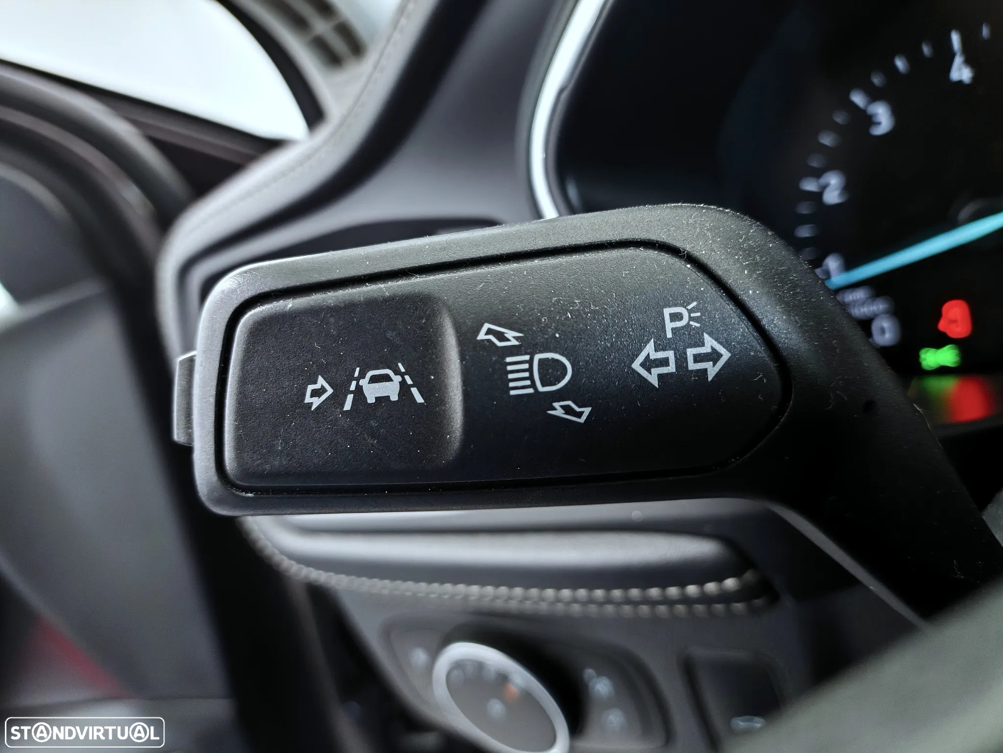 Ford Focus 1.0 EcoBoost Vignale - 32