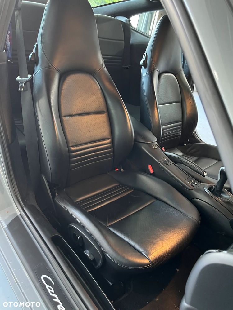 Porsche 911 Carrera - 20