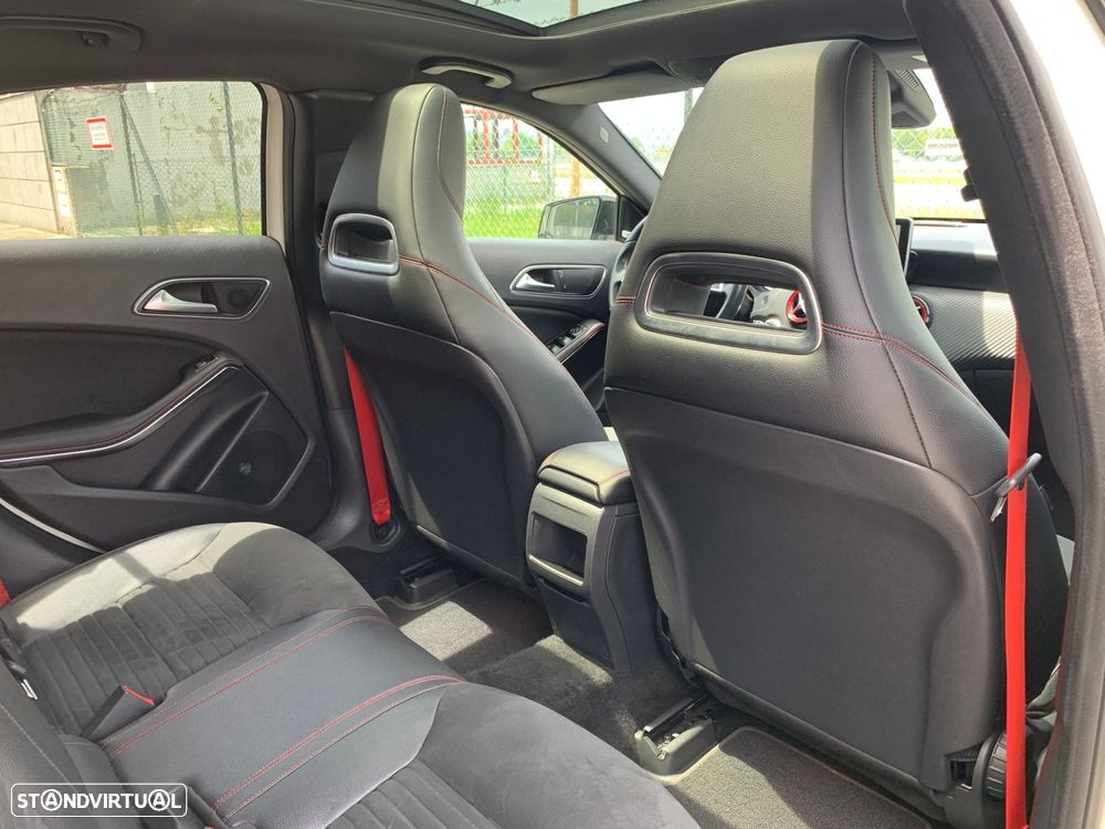 Mercedes-Benz A 45 AMG 4-Matic - 22