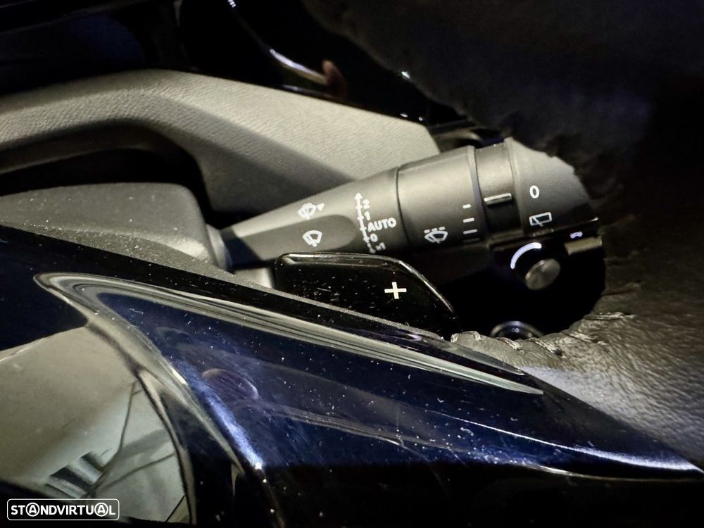 Peugeot 308 1.2 PureTech Allure Pack EAT8 — fotografia 12