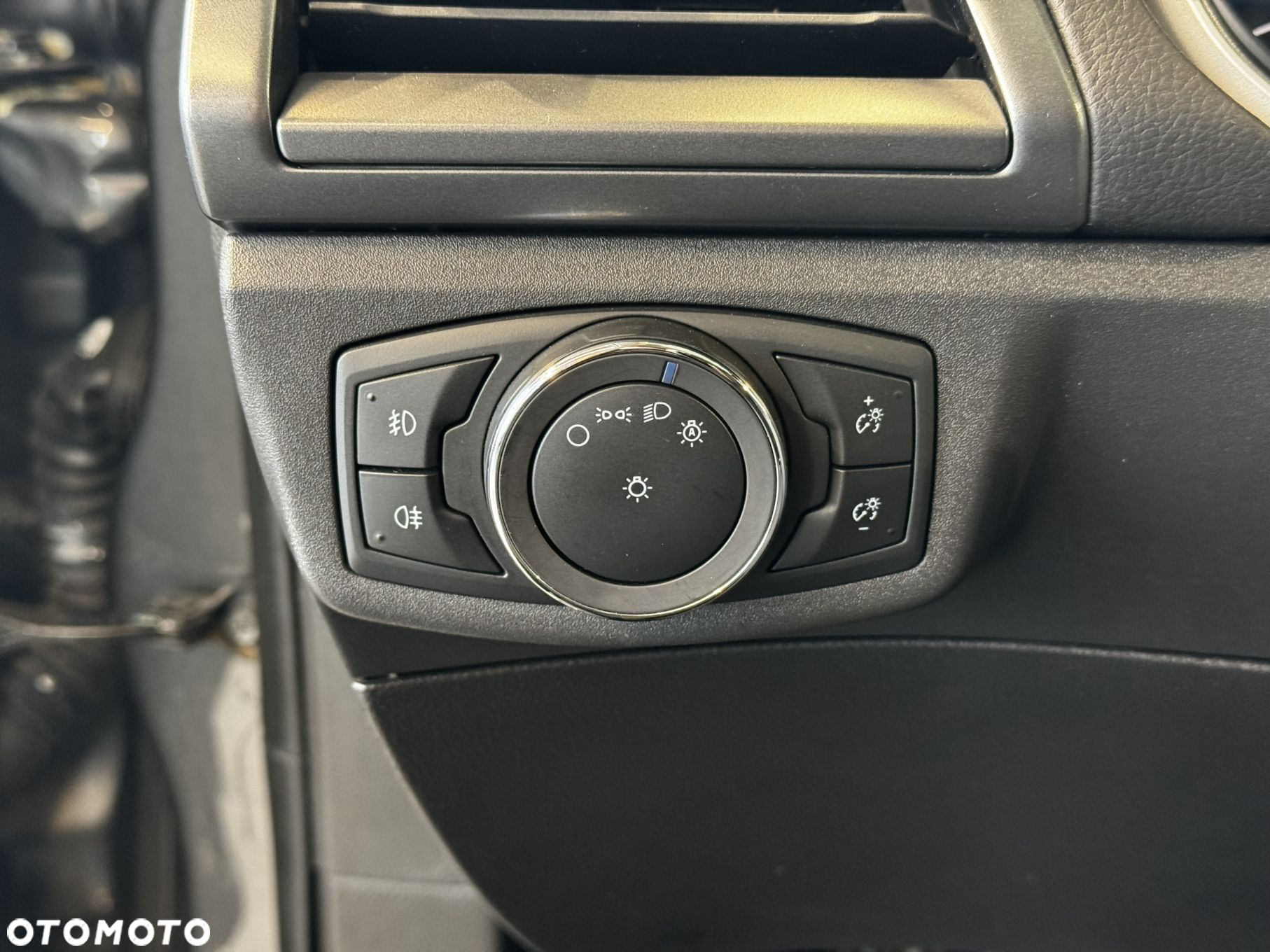 Ford Mondeo - 17