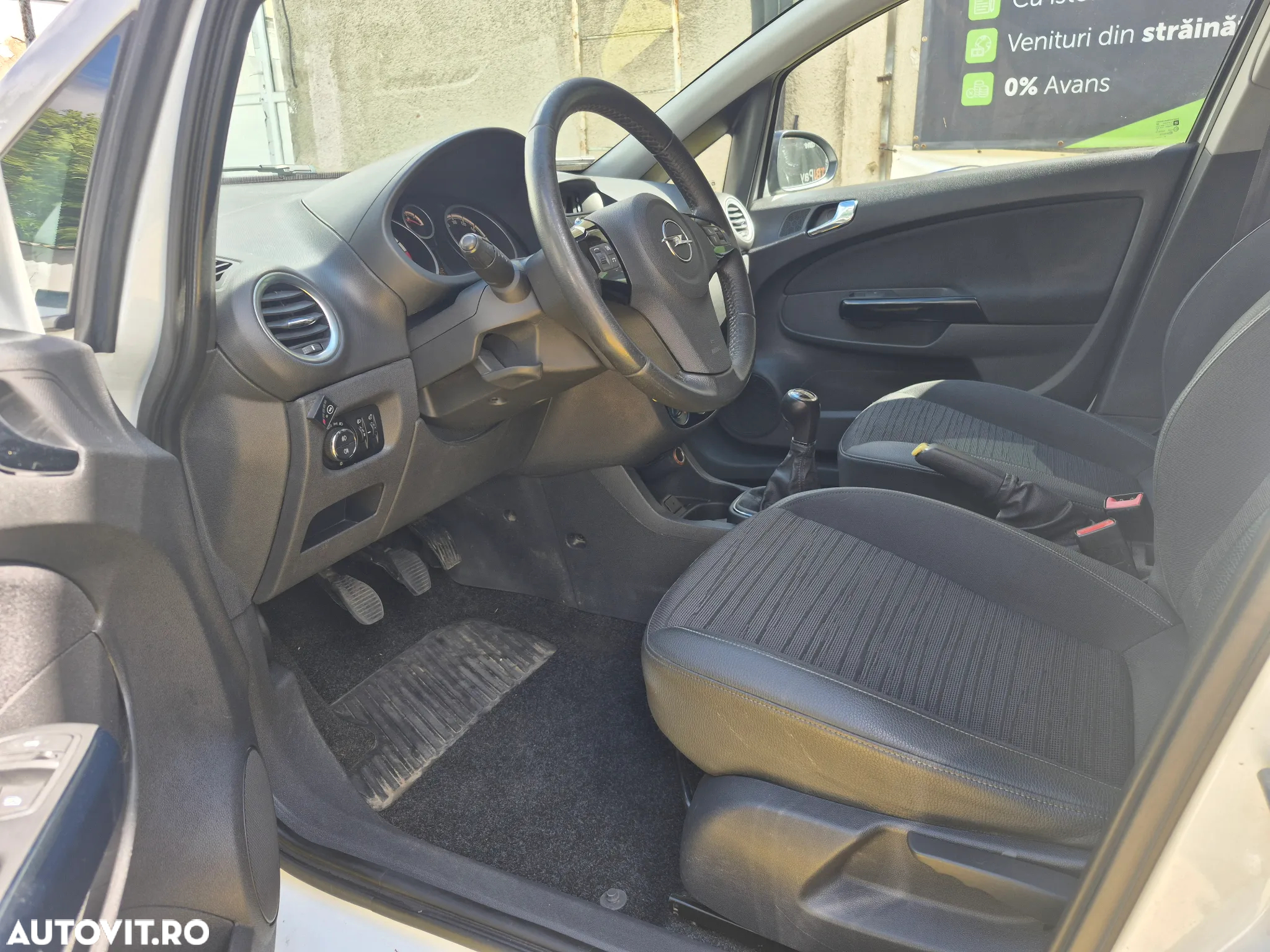 Opel Corsa 1.2 Essentia - 8