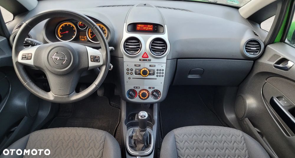 Opel Corsa 1.4 16V Active - 12