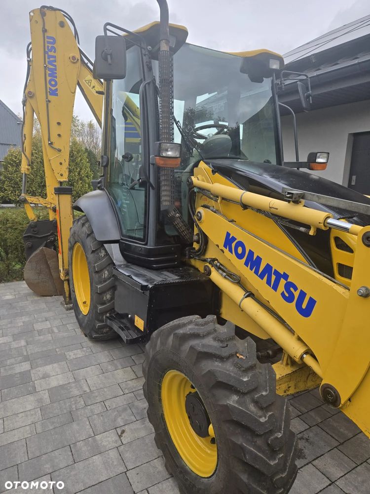 Komatsu WB93R - 7