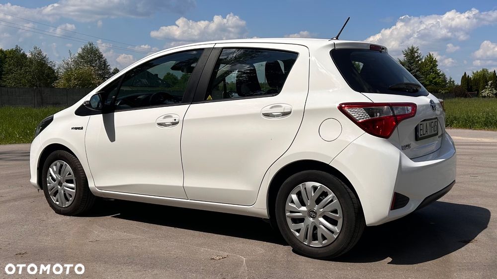 Toyota Yaris Hybrid 100 Premium - 16