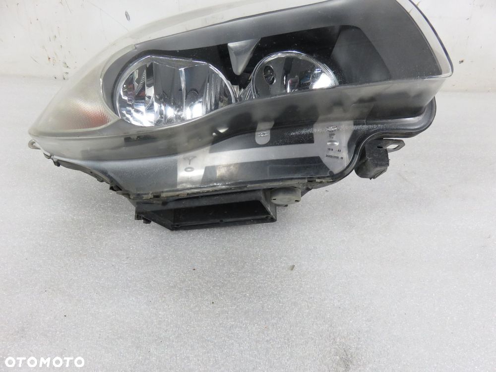 LAMPA PRAWA PRZEDNIA BMW E87 LIFT 63127249650 - 7