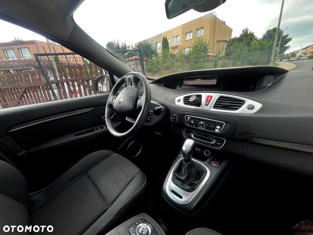 Renault Scenic 2.0 16V Privilege CVT - 18