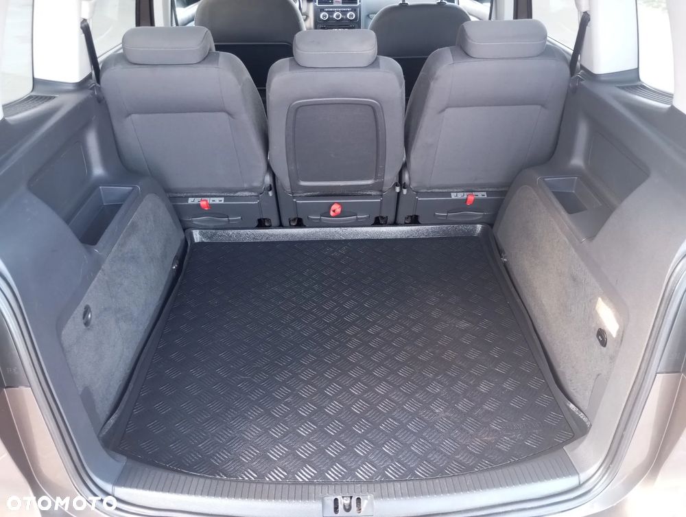 Volkswagen Touran 2.0 TDI DPF Life - 24