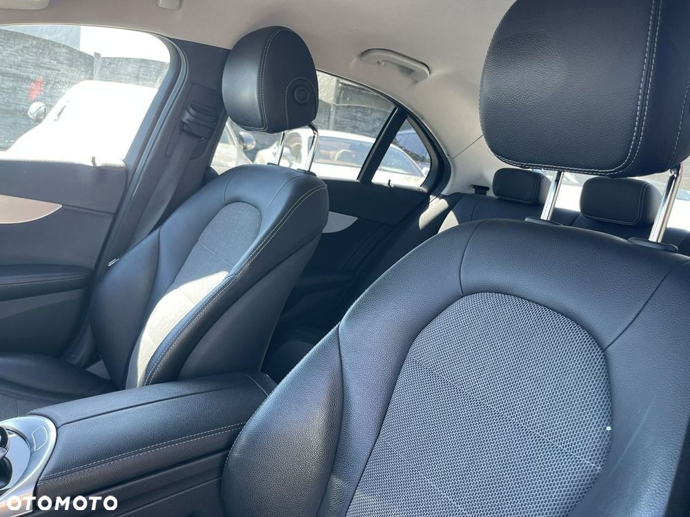 Mercedes-Benz Klasa C 220 d 4Matic 9G-TRONIC AMG Line - 14