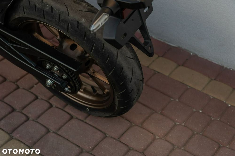 Honda CB - 10
