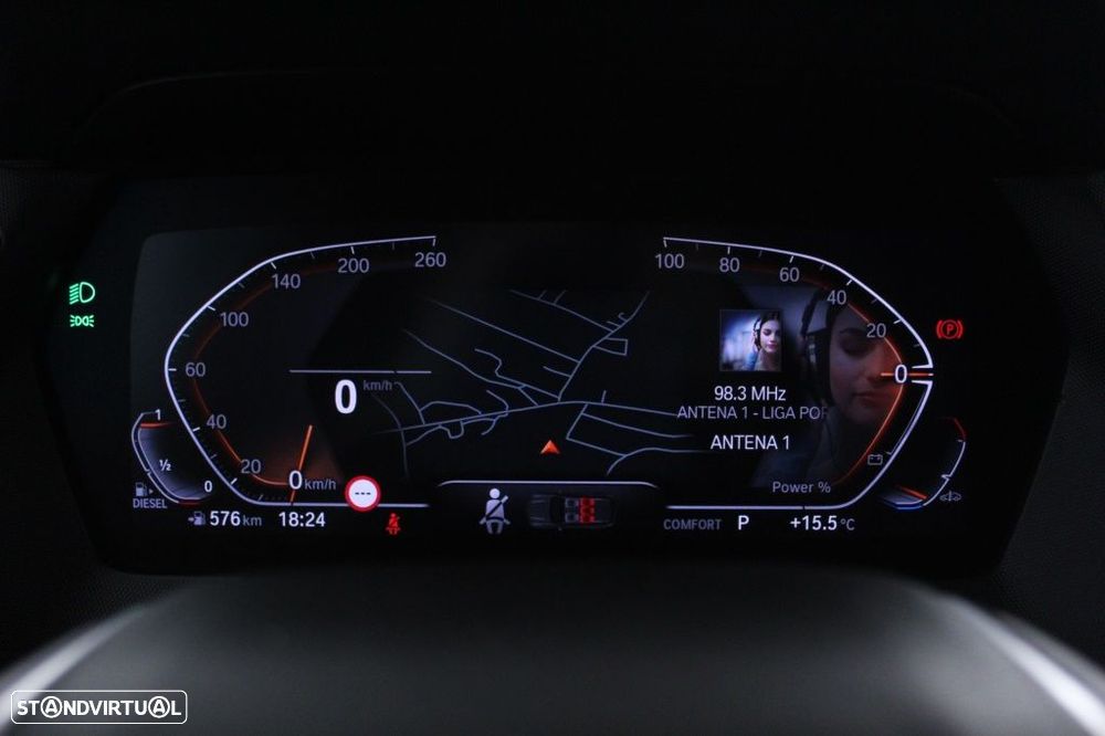 BMW 116 d Pack Desportivo M Auto - 28