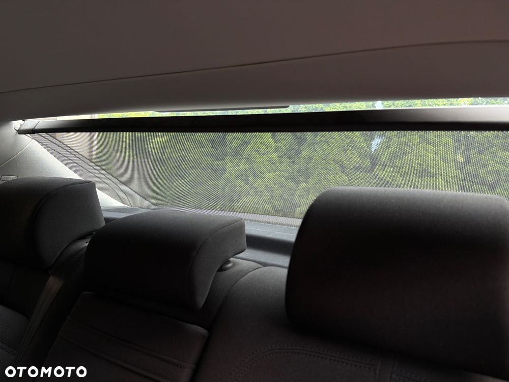 Volkswagen Passat - 38