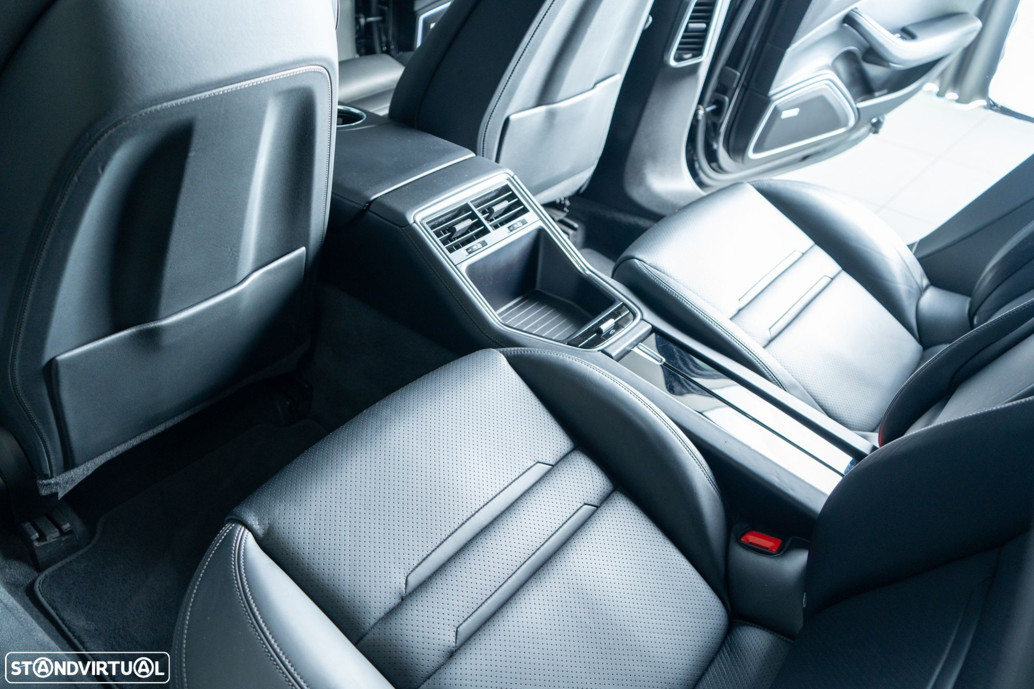 Porsche Panamera 4 E-Hybrid - 18