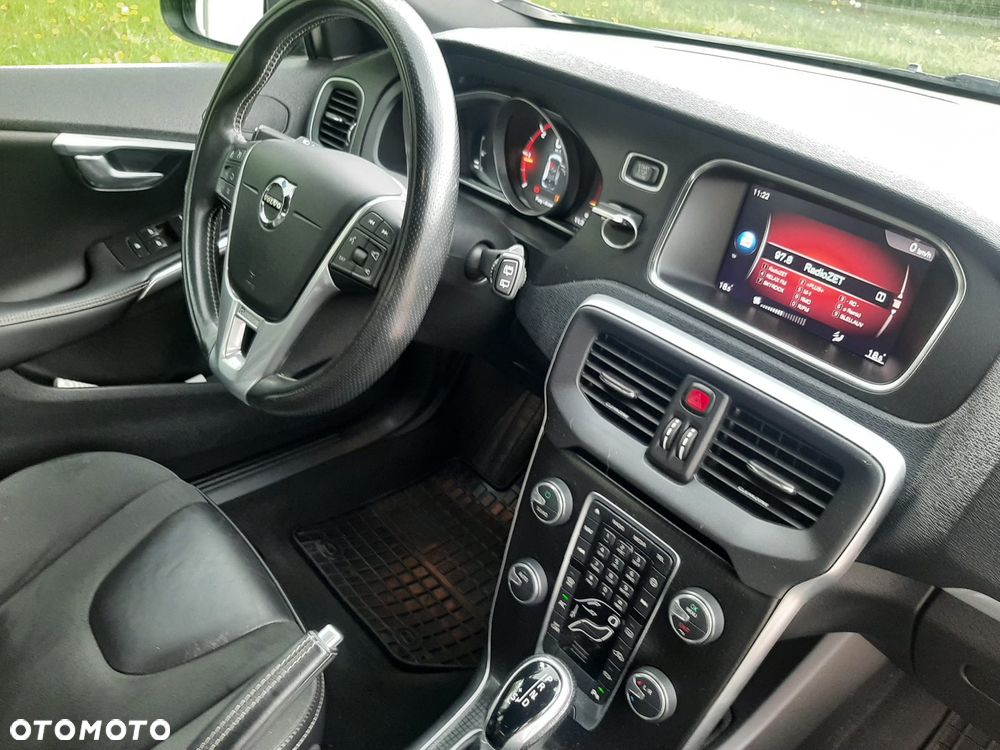 Volvo V40 D3 Geartronic RDesign - 26