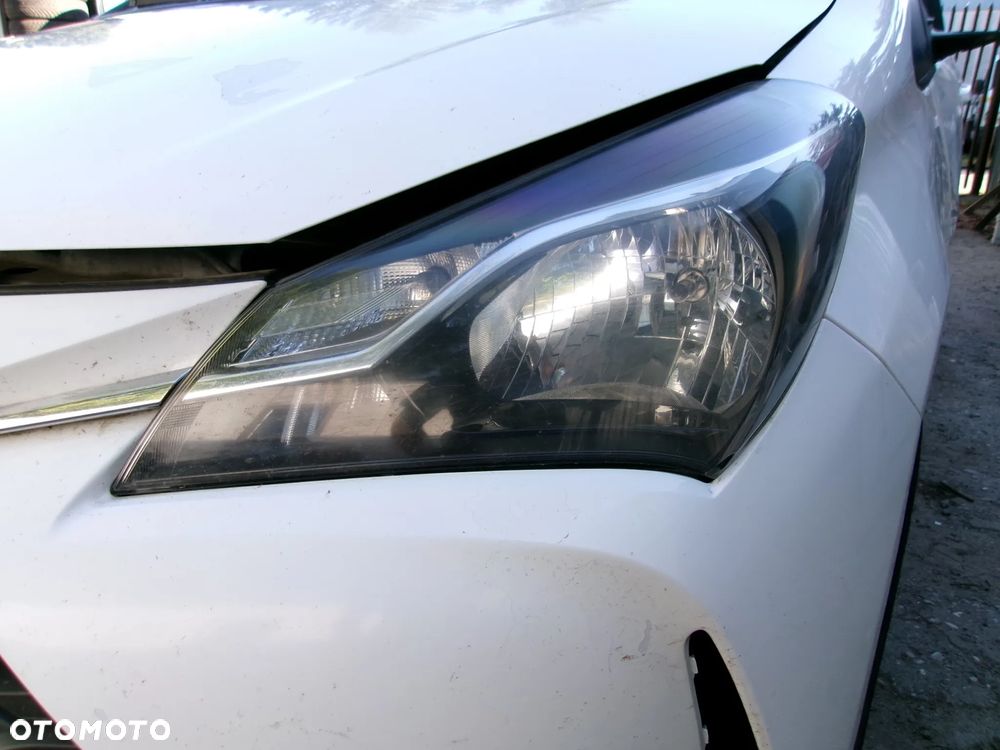 LAMPA PRZÓD PRAWA LEWA TOYOTA YARIS III  LIFT 17-20 - 1