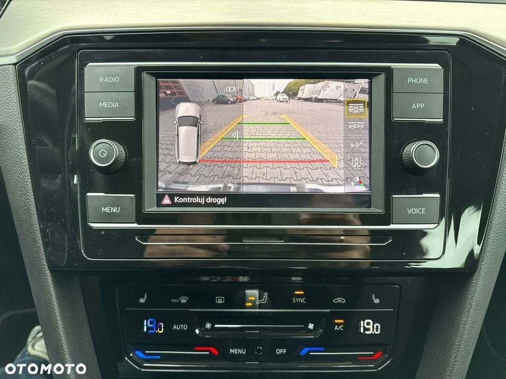 Volkswagen Passat 2.0 TSI Elegance DSG - 28