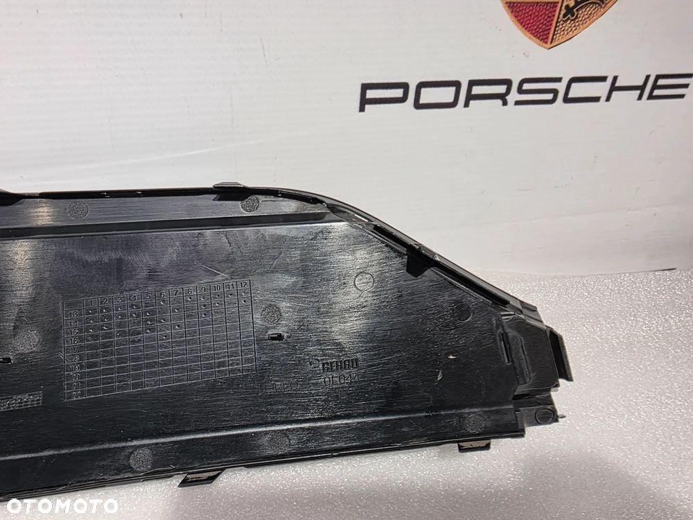 AUDI A8 4H0 D4 LIFT 13- LEWA / PRAWA KRATKA BOCZNA ZDERZAKA PRZEDNIEGO PRZÓD NR 4H0807680P / 4H0807680Q + 4K0807152B , 4H0807679P / 4H0807679Q + 4H0807151B NR AUKCJI KB91 - 18