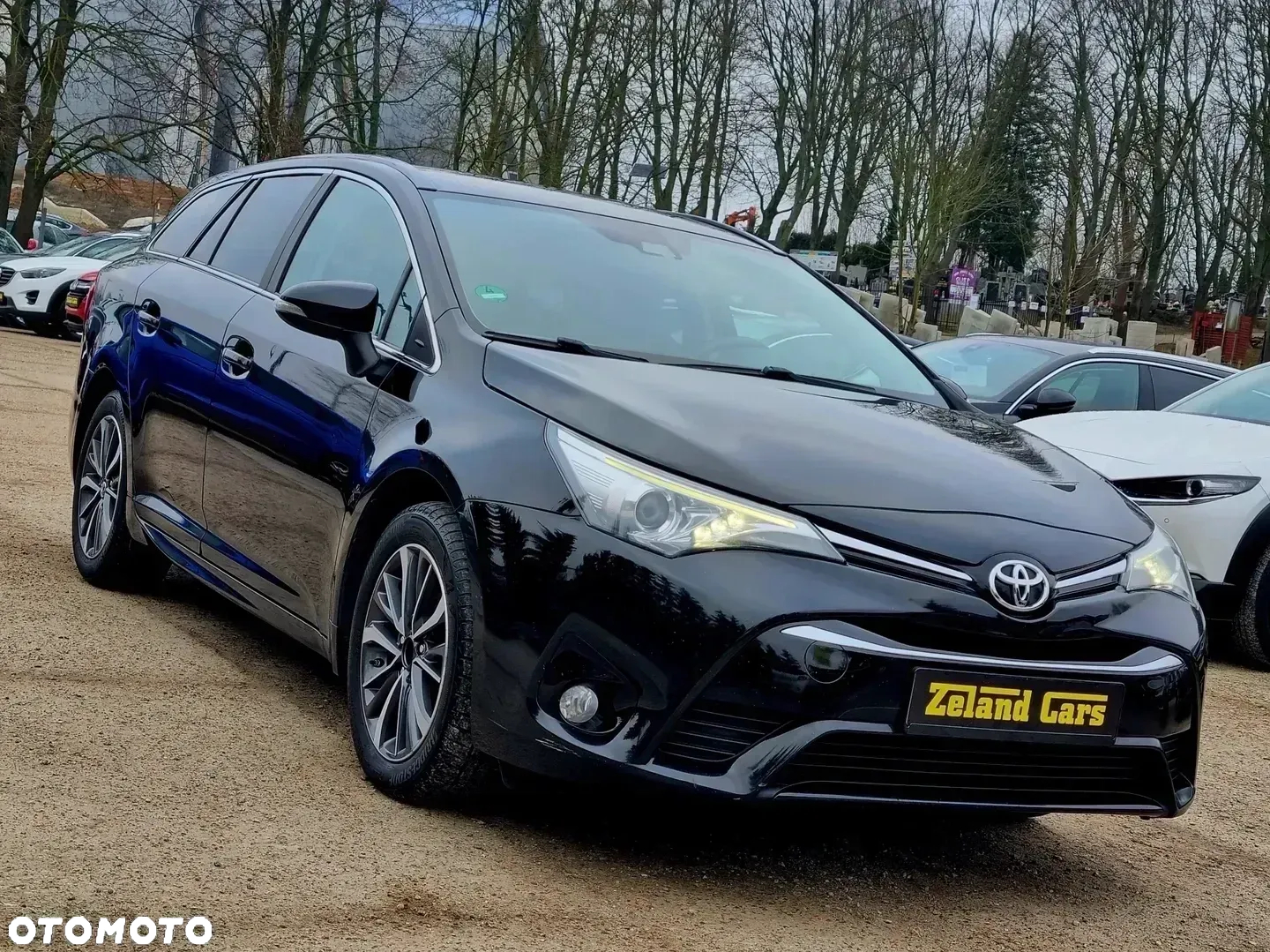 Toyota Avensis 1.8 Premium MS - 3