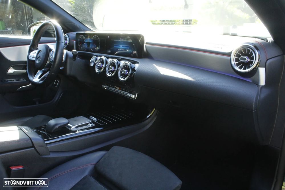 Mercedes-Benz CLA 250 e 8G-DCT AMG Line - 40