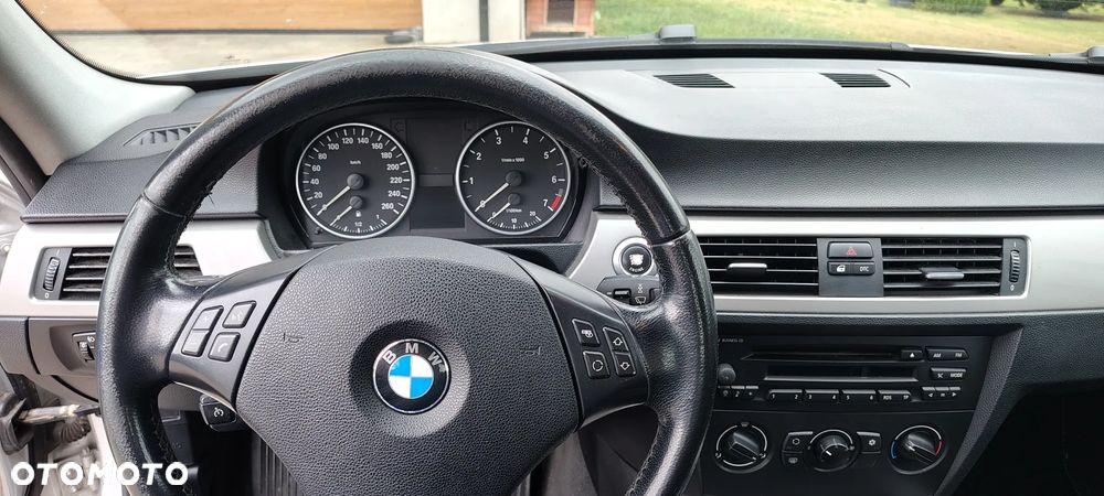 BMW Seria 3 - 16