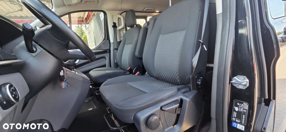 Ford Tourneo Custom 2.0 EcoBlue L1 Titanium - 25