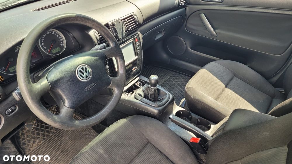 Volkswagen Passat 1.9 TDI Basis - 10