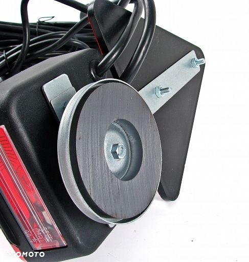 LAMPY TYLNE ZESPOLONE PRZYCZEPA TRÓJKĄT MAGNES KPL - 10