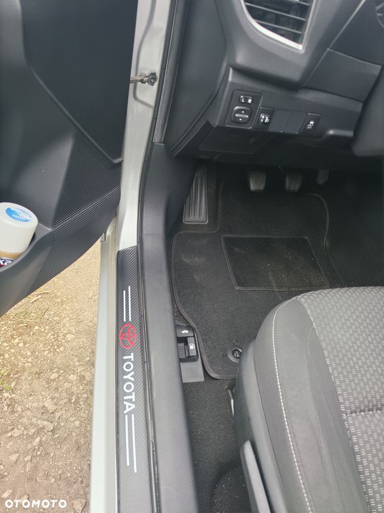 Toyota Corolla 1.6 Active EU6 - 9