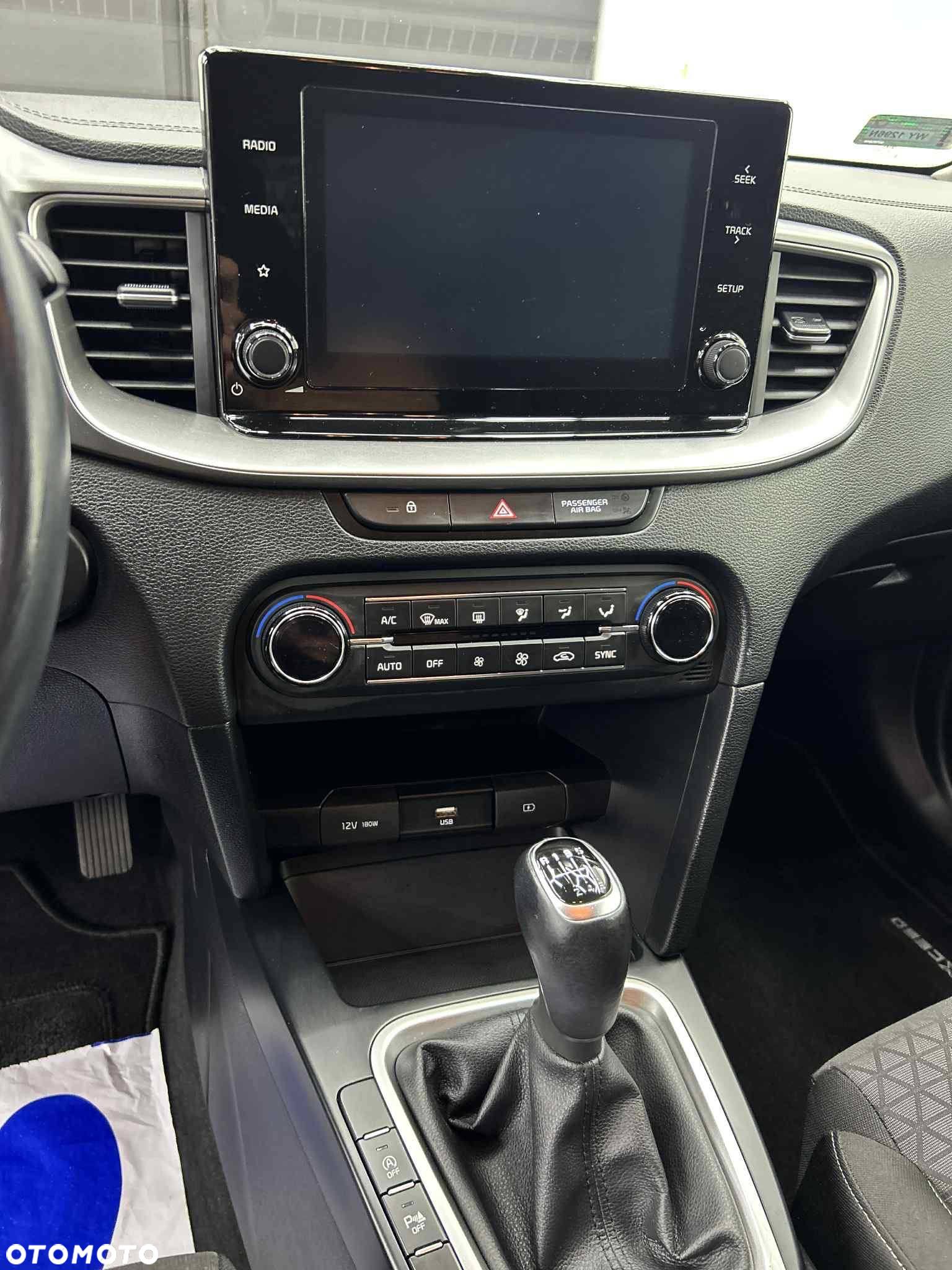 Kia XCeed - 10