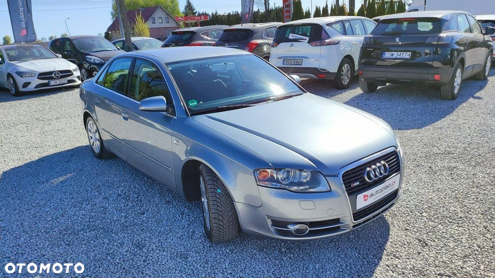 Audi A4 Limousine - 16