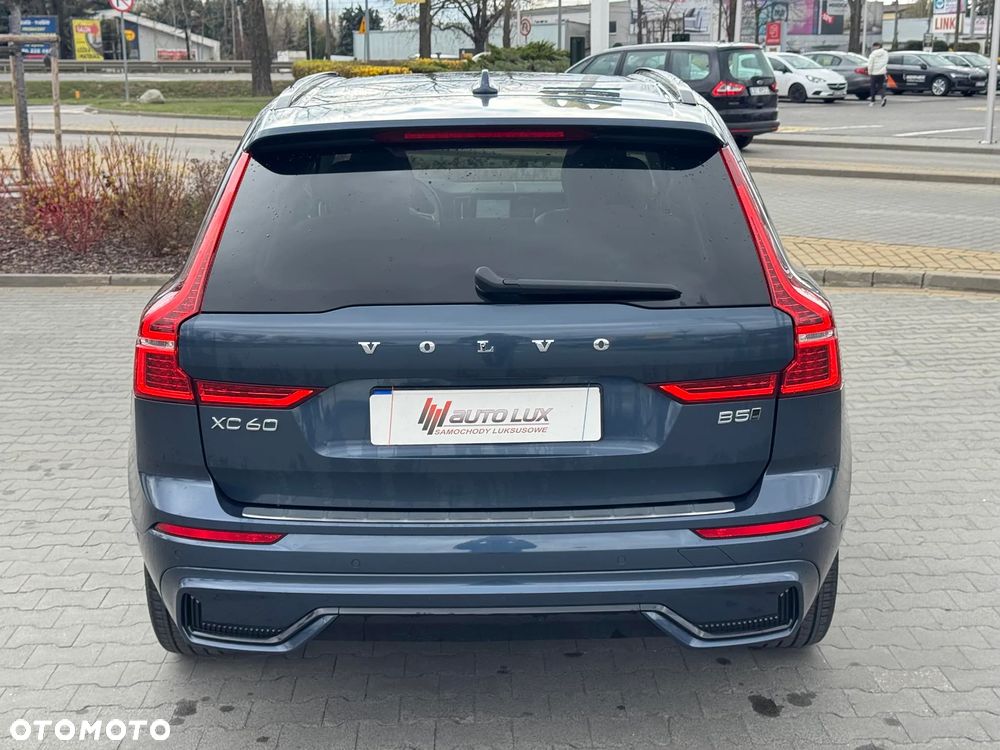 Volvo XC 60 B5 D AWD Plus Dark - 19