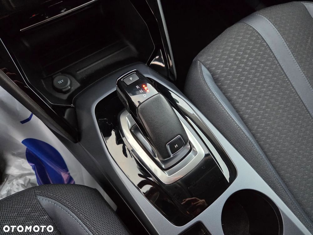 Peugeot 2008 1.5 BlueHDi GT Pack S&S EAT8 - 25