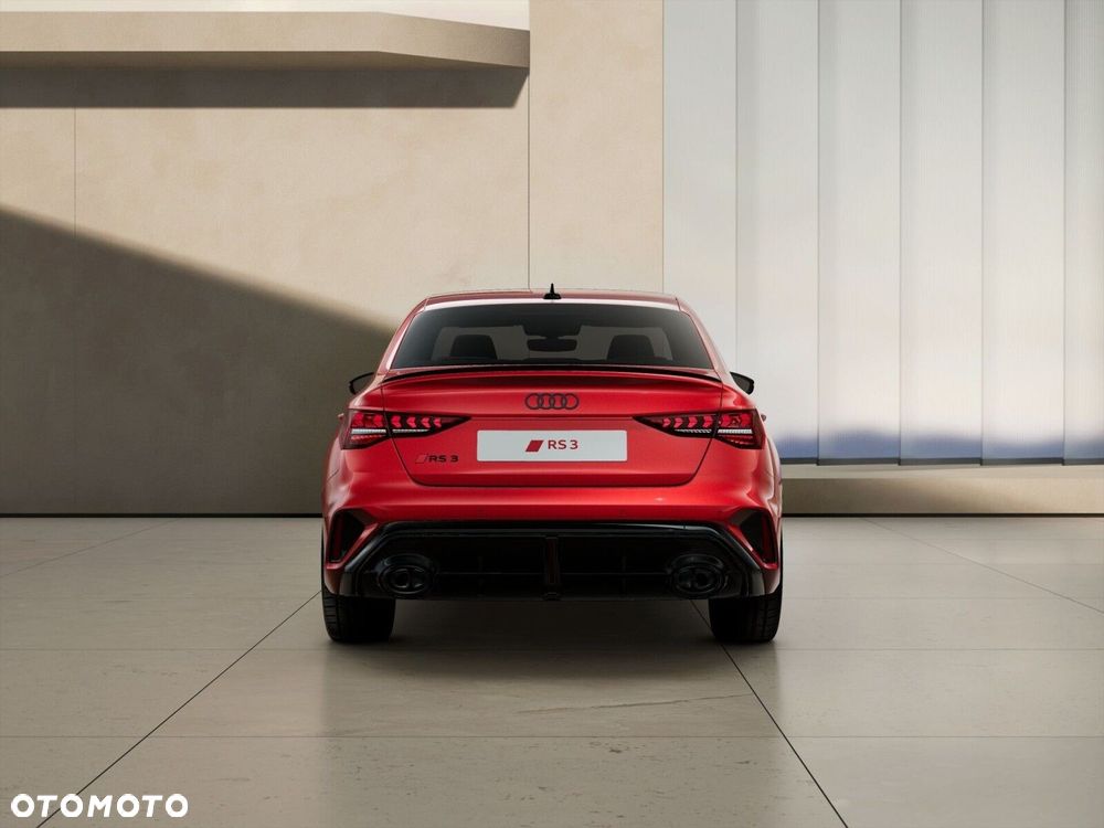 Audi RS3 Limousine - 4