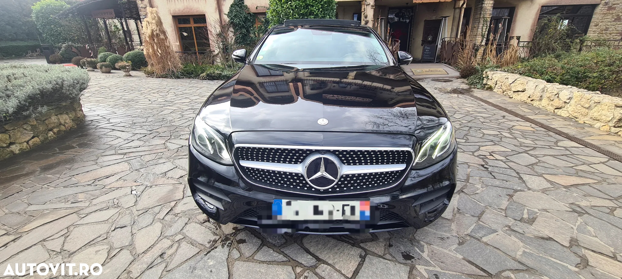 Mercedes-Benz E 220 d 9G-TRONIC AMG Line - 3