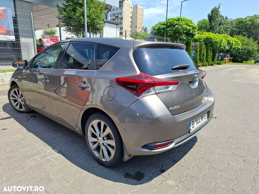 Toyota Auris 1.8 L VVT-i Hybrid Sol + - 12