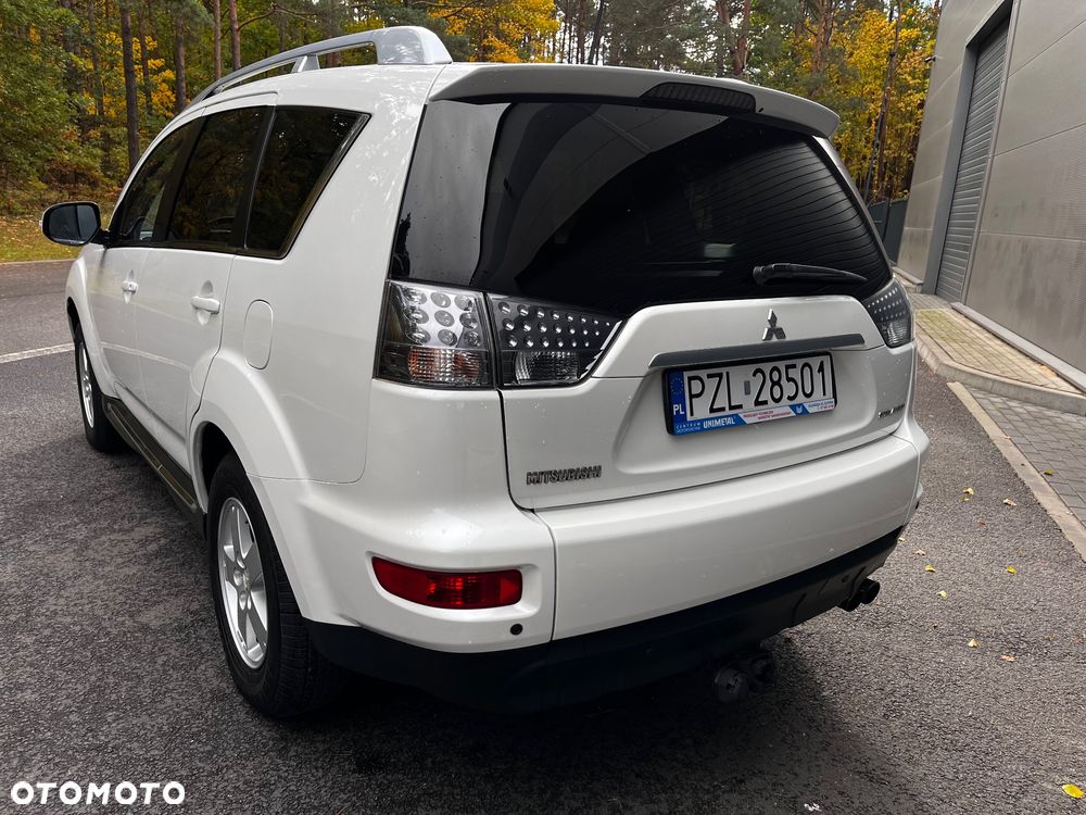 Mitsubishi Outlander 2.0 DI-D 4WD Invite - 9