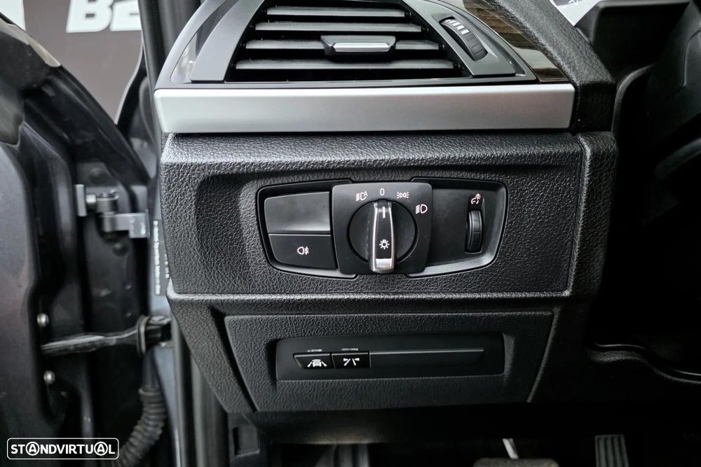 BMW M240i xDrive Auto - 21