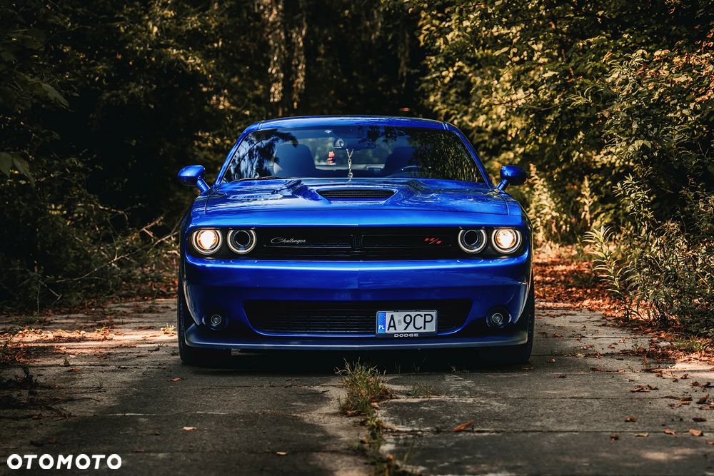 Dodge Challenger - 16